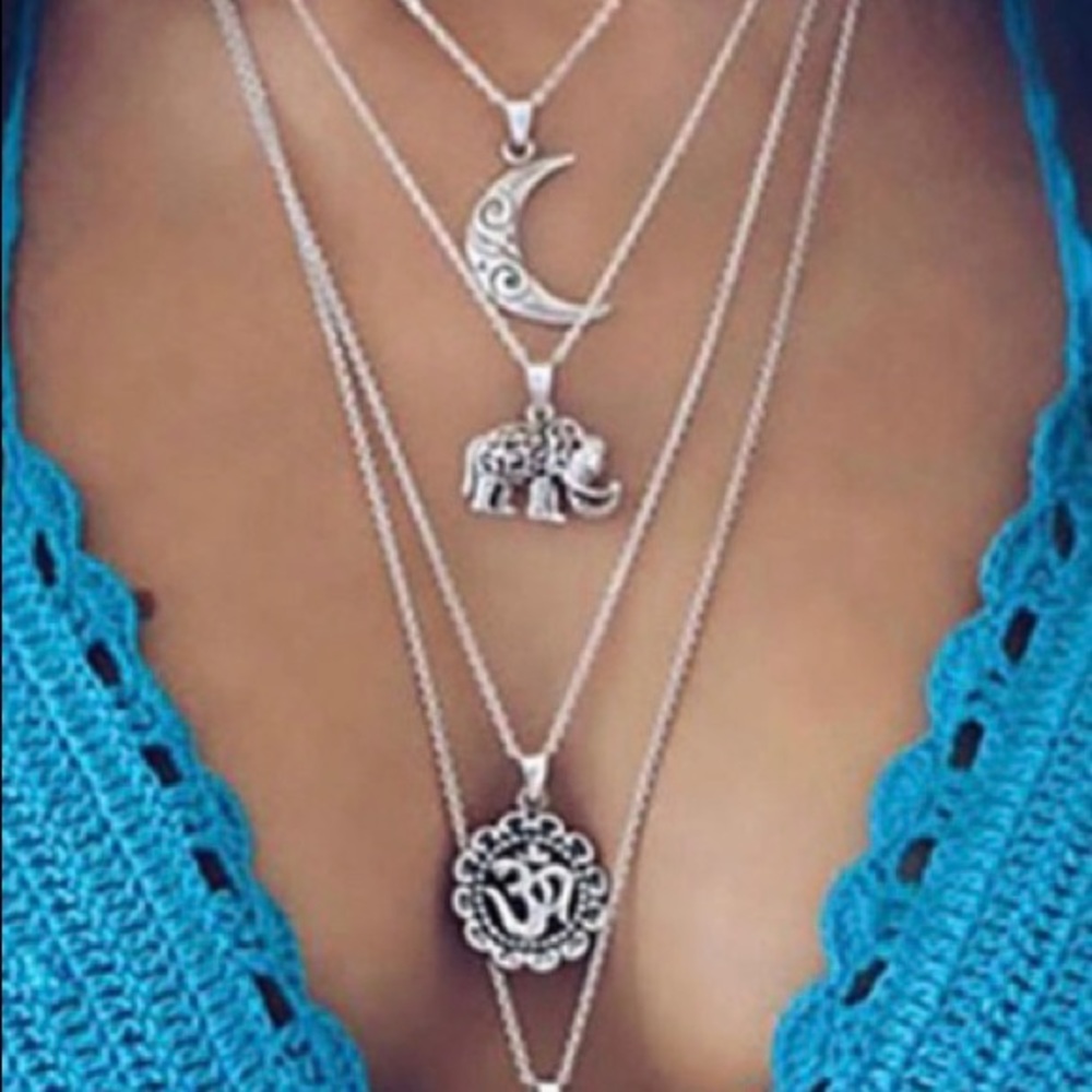 Layered multi strand fashion necklace NWT